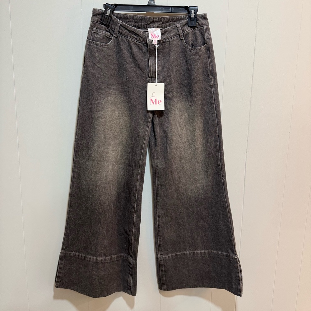 Washed Black Wide-Leg Cropped Jeans – Y2K Flare Vibes